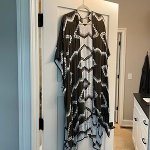Melrose and Market shawl. One size, green with Aztec print.